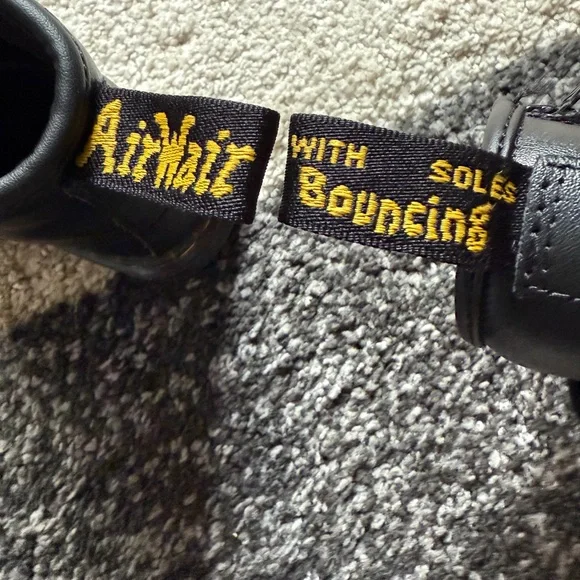 Dr. Martens 1460 Softy T Leather Lace Up Boots- kids size 11 - Picture 5 of 8